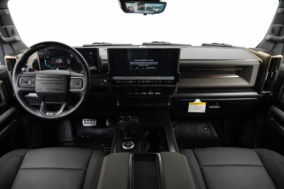 2025 GMC Hummer EV - Image 14 of 17