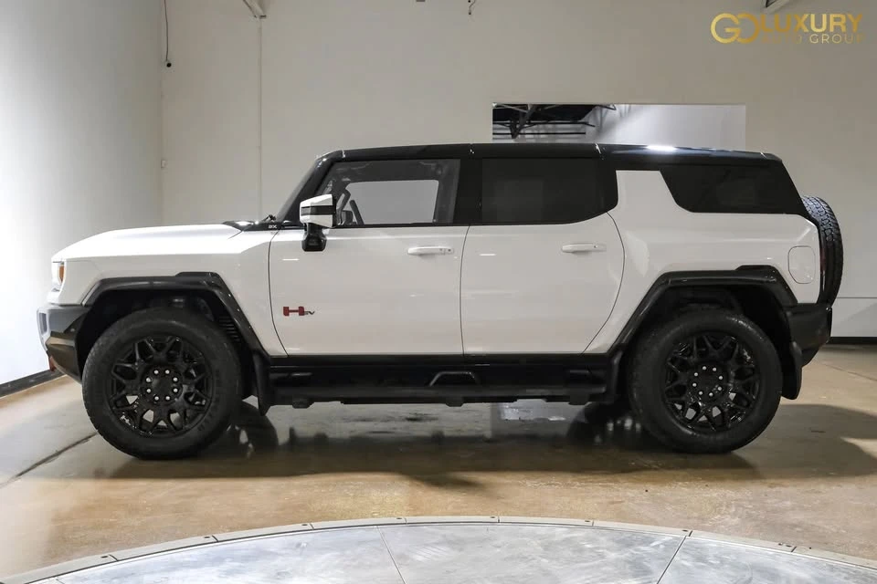 2025 GMC Hummer EV - Image 11 of 17