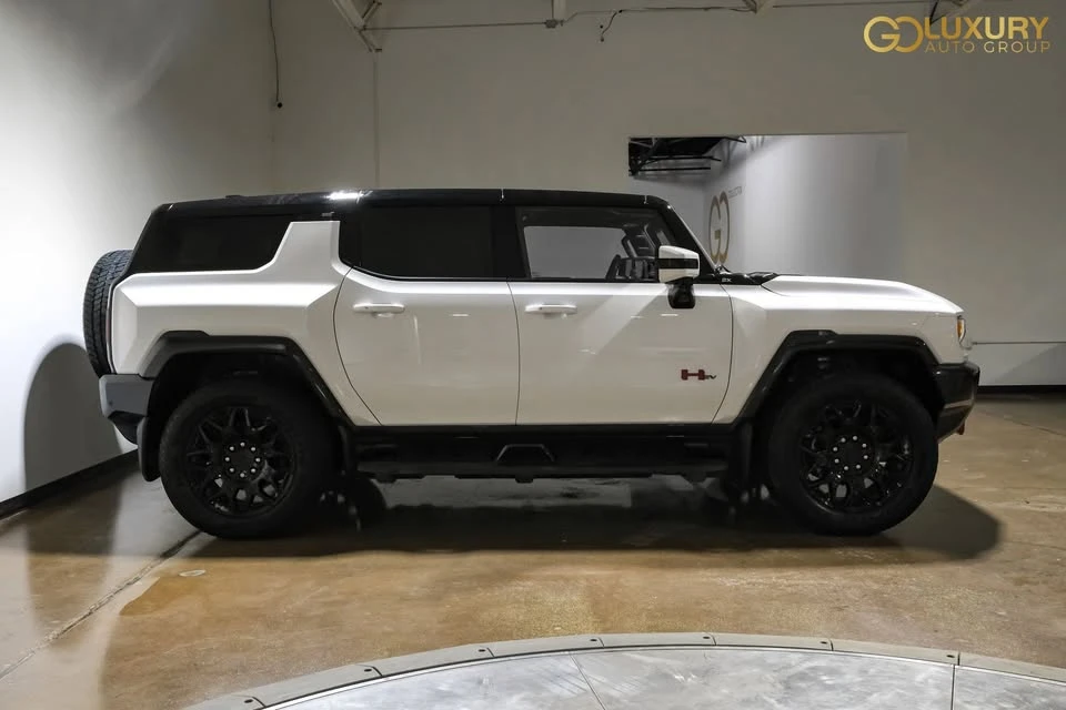 2025 GMC Hummer EV - Image 7 of 17