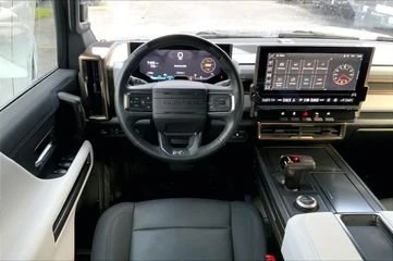2025 GMC Hummer EV - Image 14 of 20
