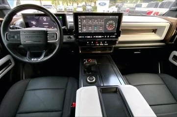 2025 GMC Hummer EV - Image 10 of 20