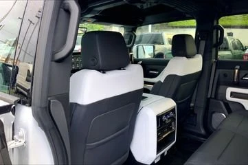 2025 GMC Hummer EV - Image 12 of 20