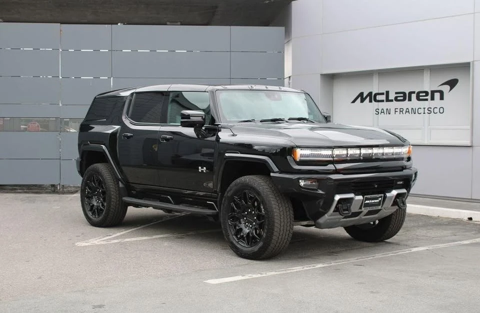 2025 GMC Hummer EV - Image 11 of 20
