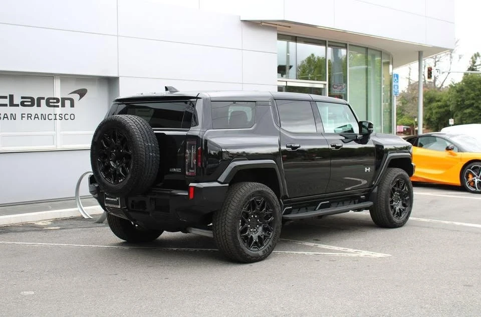 2025 GMC Hummer EV - Image 8 of 20