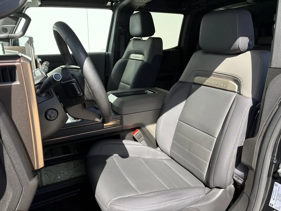 2025 GMC Hummer EV - Image 6 of 9