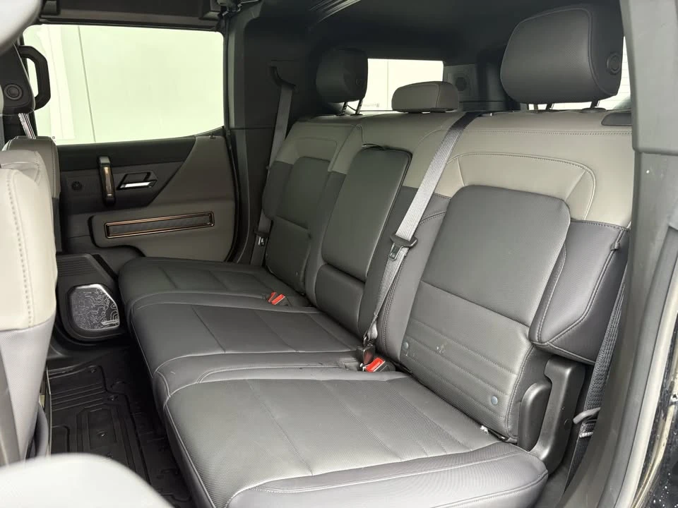 2025 GMC Hummer EV - Image 7 of 9