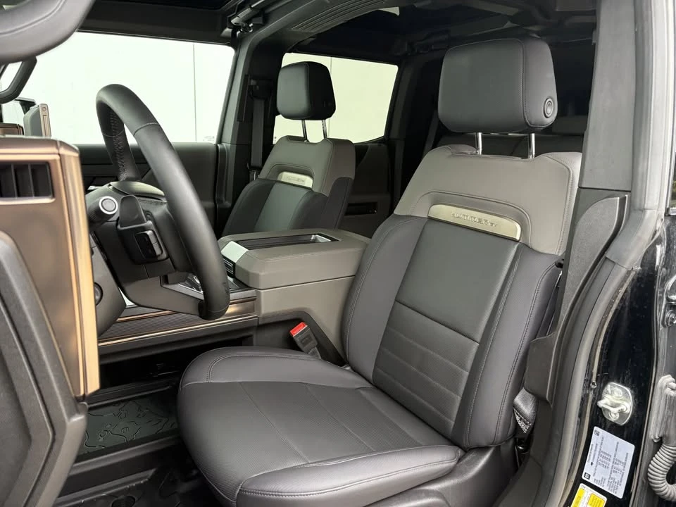 2025 GMC Hummer EV - Image 6 of 9