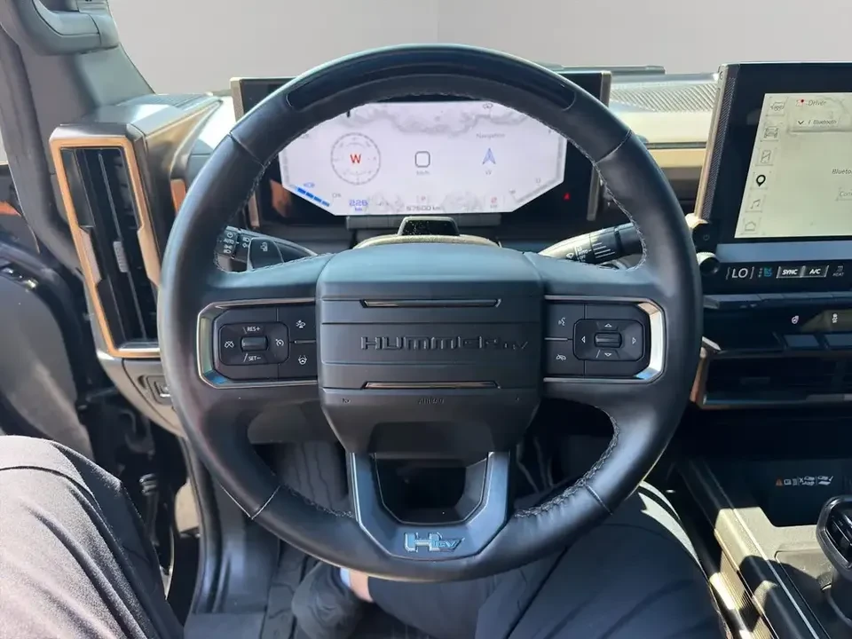 2025 GMC Hummer EV - Image 12 of 14