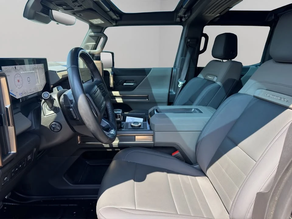 2025 GMC Hummer EV - Image 8 of 16