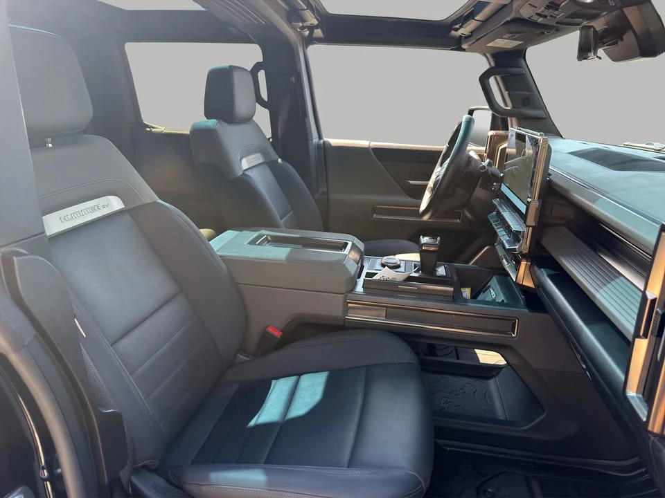 2025 GMC Hummer EV - Image 15 of 16
