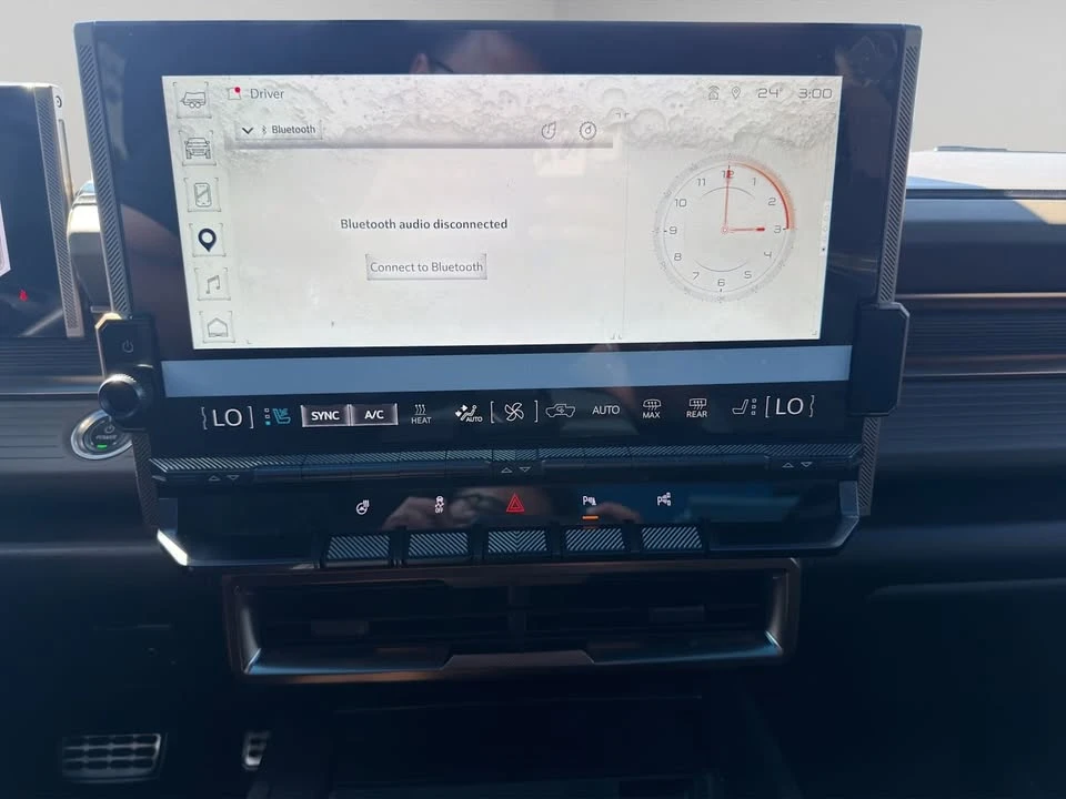 2025 GMC Hummer EV - Image 13 of 16