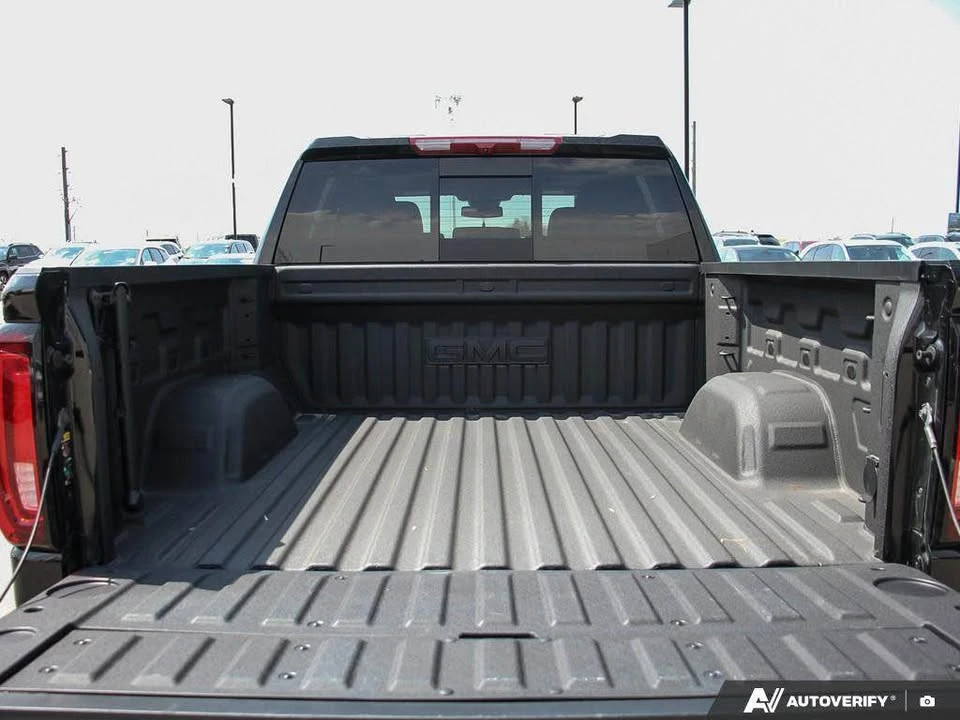 2025 GMC Sierra 5th Gen - Image 13 of 18