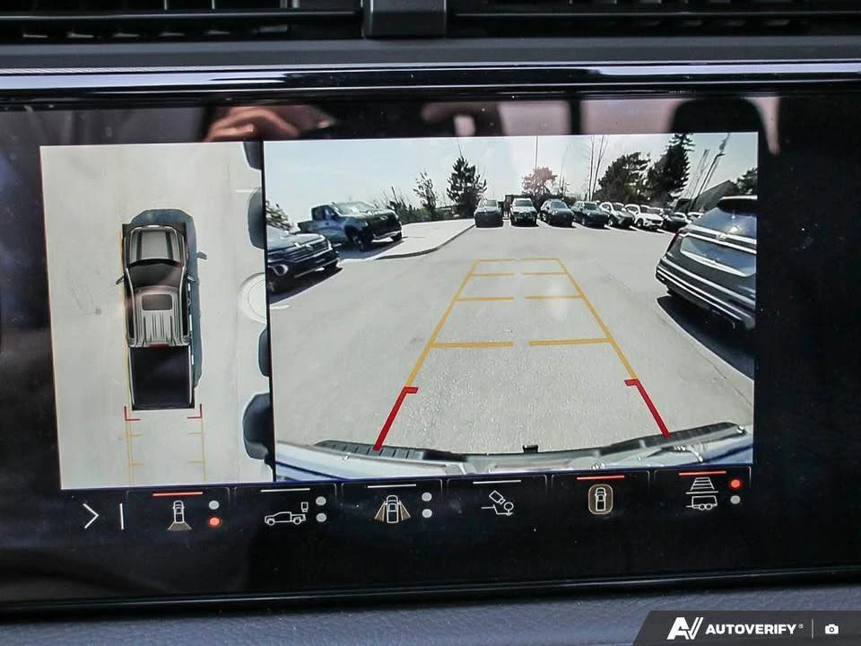2025 GMC Sierra 5th Gen - Image 15 of 18