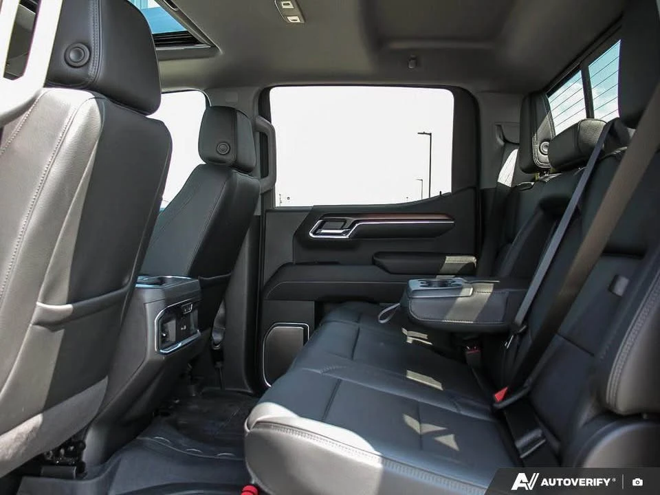 2025 GMC Sierra 5th Gen - Image 16 of 18