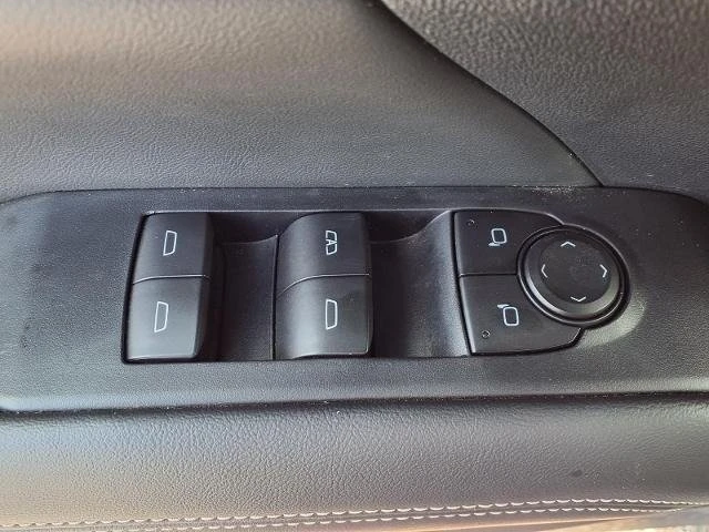 2025 GMC Terrain - Image 9 of 12