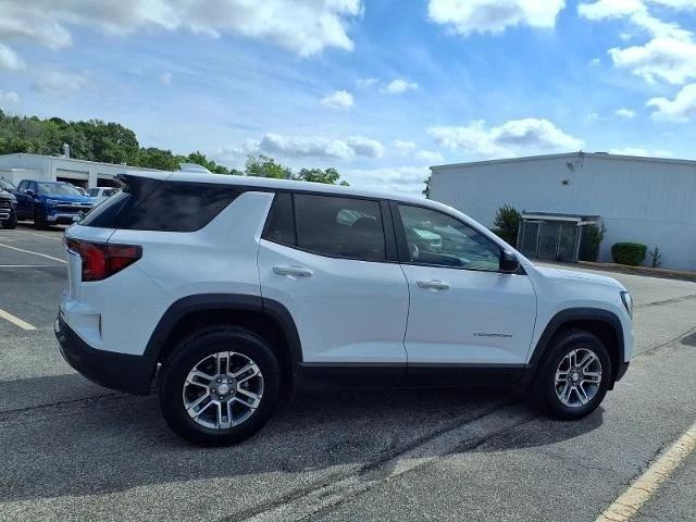 2025 GMC Terrain - Image 3 of 12