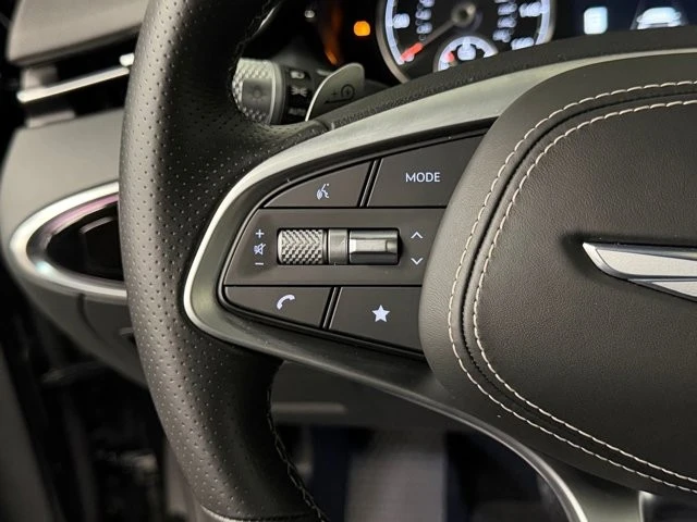 2025 Genesis GV70 - Image 28 of 31