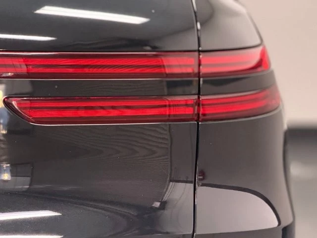 2025 Genesis GV70 - Image 14 of 31