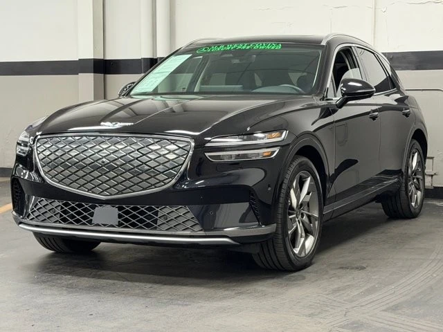 2025 Genesis GV70 - Image 8 of 31