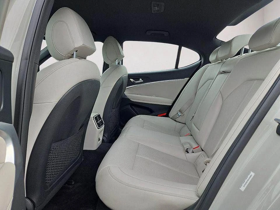 2025 Genesis G70 - Image 15 of 16