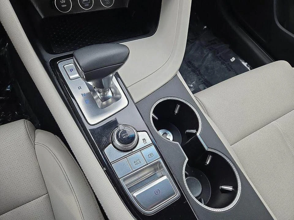 2025 Genesis G70 - Image 16 of 16