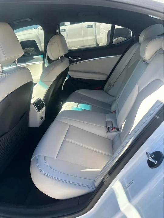 2025 Genesis G70 - Image 8 of 10