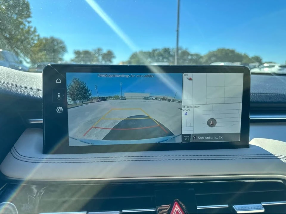 2025 Genesis G70 - Image 5 of 10