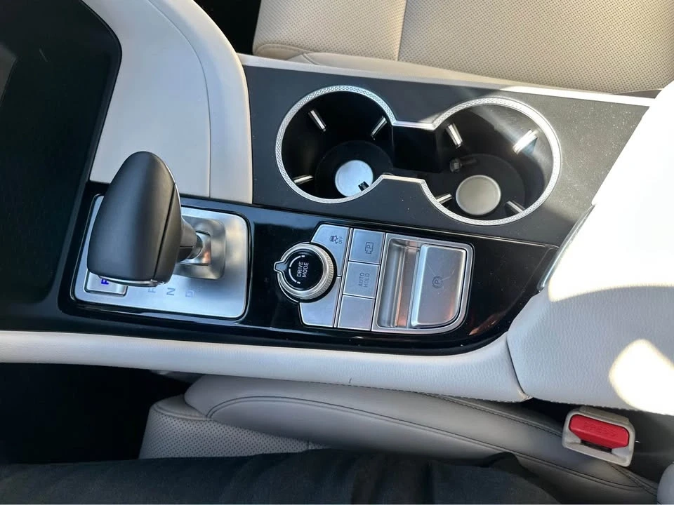 2025 Genesis G70 - Image 6 of 10