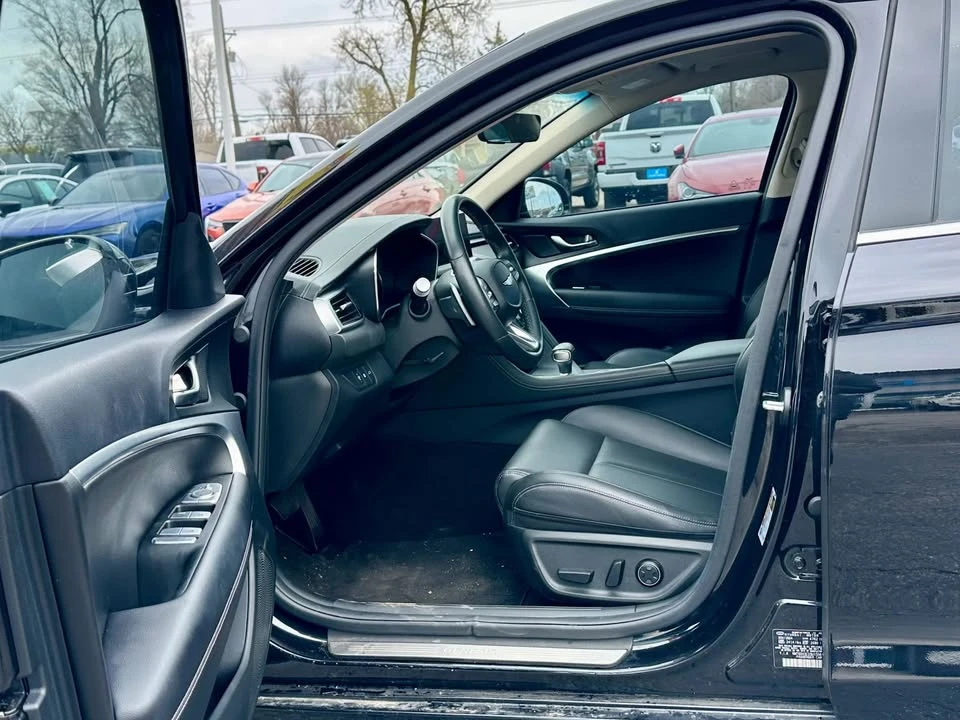 2025 Genesis G70 - Image 13 of 20