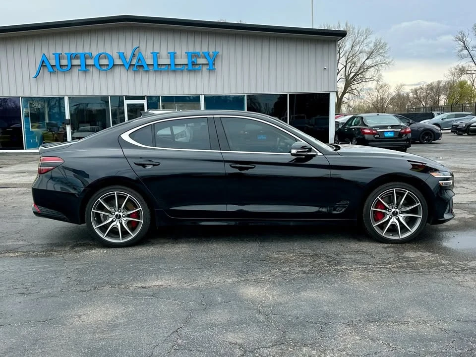 2025 Genesis G70 - Image 8 of 20
