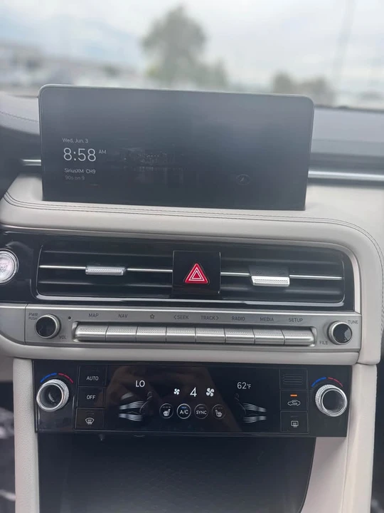 2025 Genesis G70 - Image 10 of 12