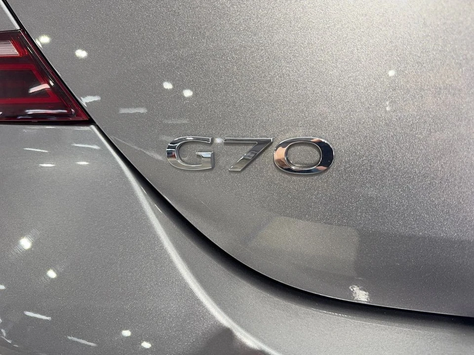 2025 Genesis G70 - Image 24 of 31