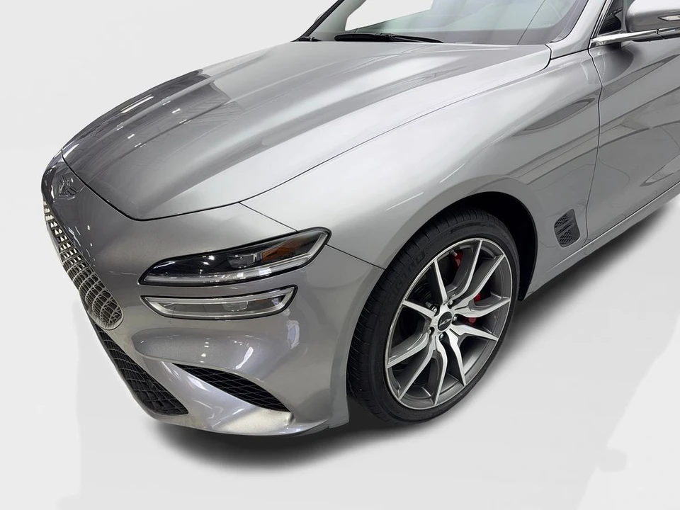 2025 Genesis G70 - Image 18 of 31