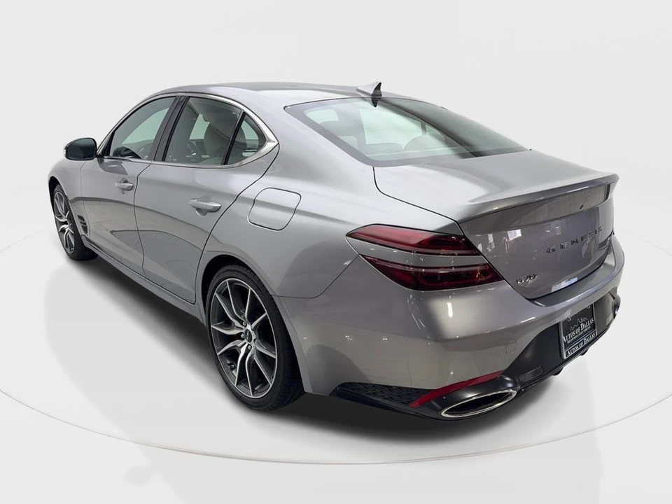 2025 Genesis G70 - Image 9 of 31