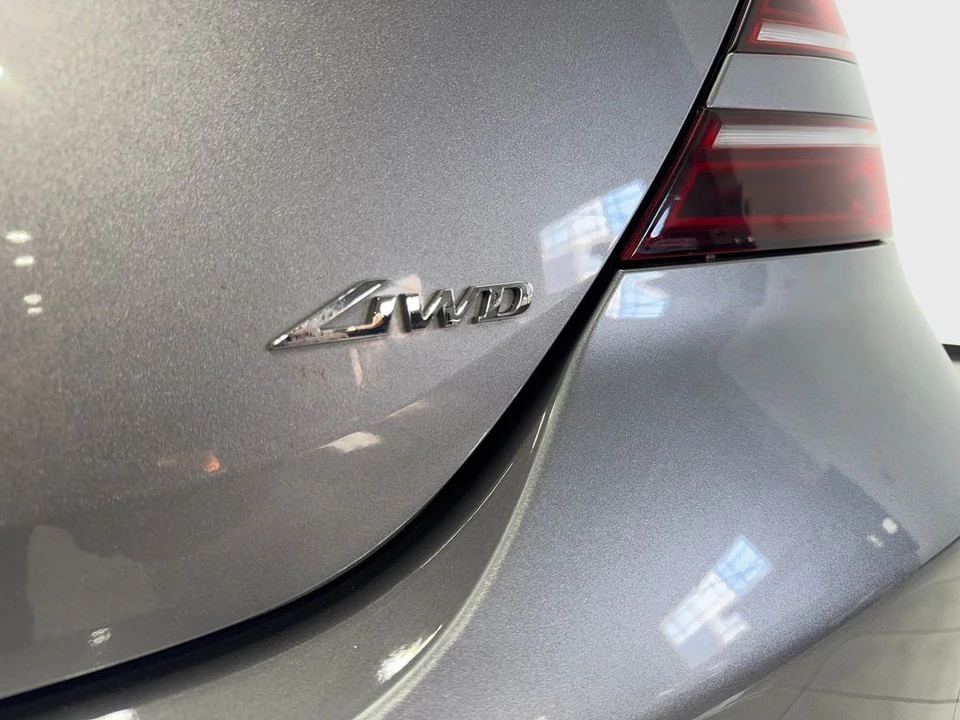 2025 Genesis G70 - Image 25 of 31