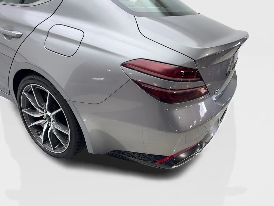 2025 Genesis G70 - Image 17 of 31