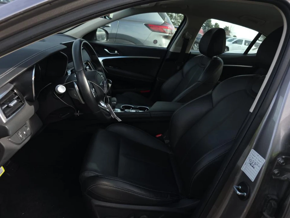 2025 Genesis G70 - Image 4 of 10