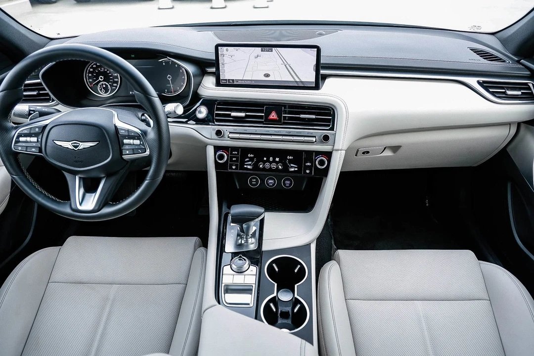2025 Genesis G70 - Image 10 of 12