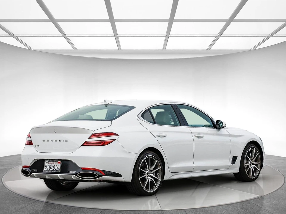 2025 Genesis G70 - Image 4 of 12
