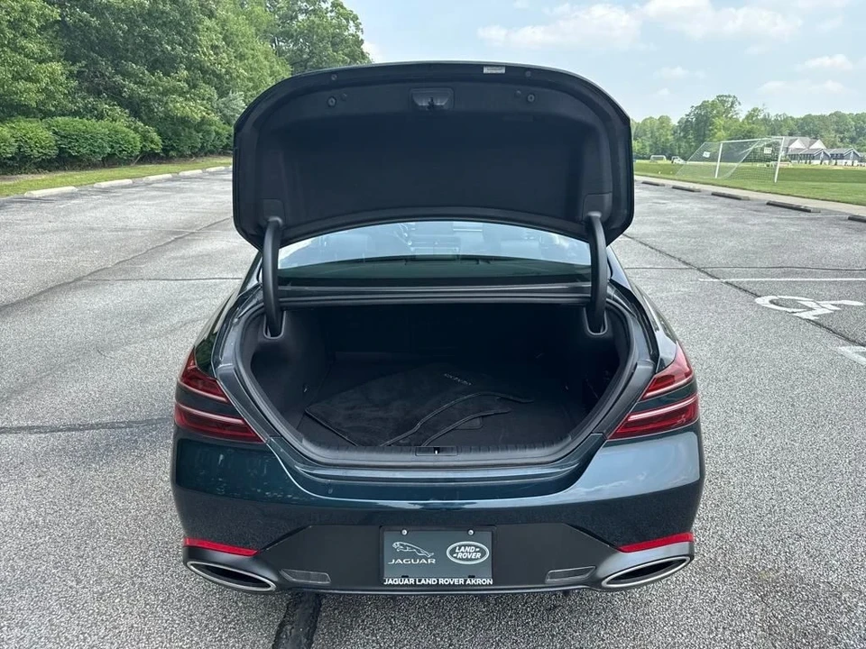 2025 Genesis G70 - Image 9 of 12