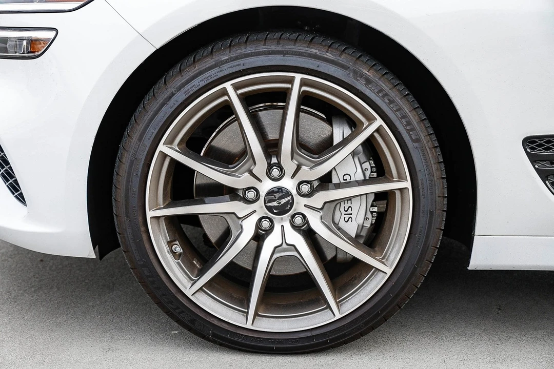 2025 Genesis G70 - Image 9 of 12