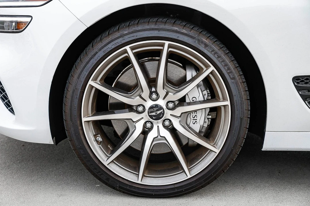 2025 Genesis G70 - Image 9 of 12