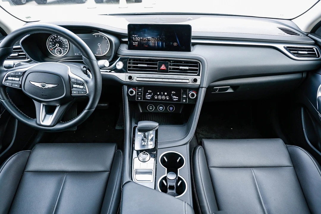 2025 Genesis G70 - Image 10 of 12