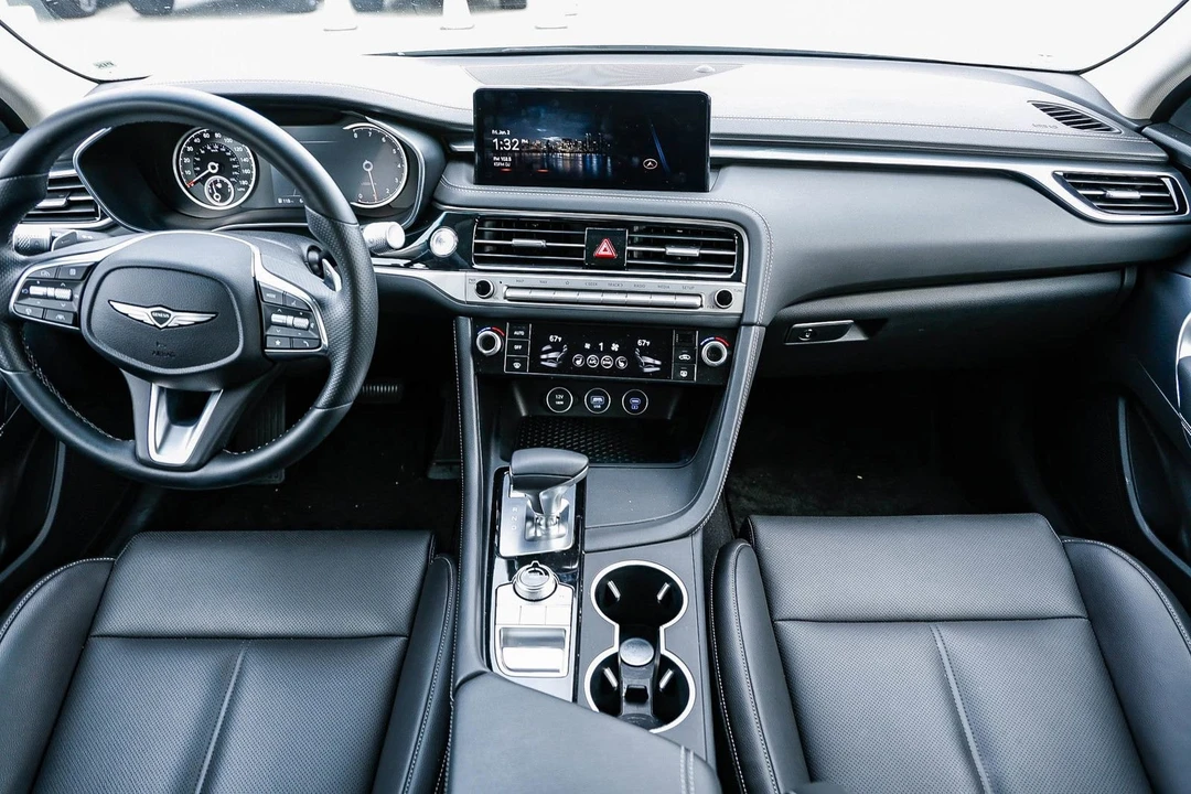 2025 Genesis G70 - Image 10 of 12