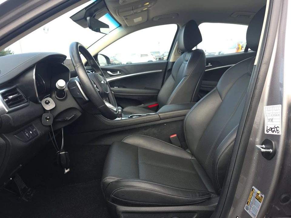 2025 Genesis G70 - Image 4 of 10