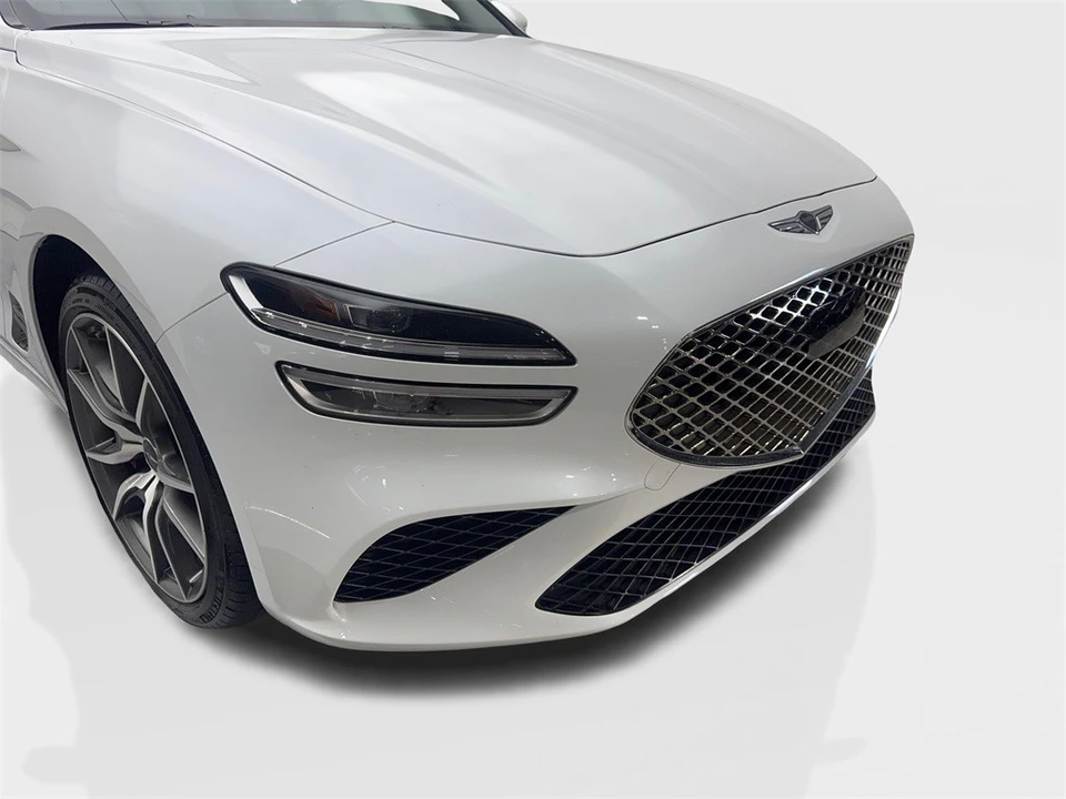 2025 Genesis G70 - Image 17 of 21