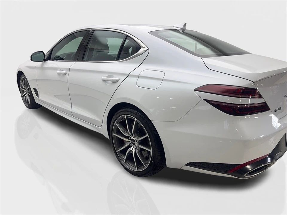 2025 Genesis G70 - Image 14 of 21