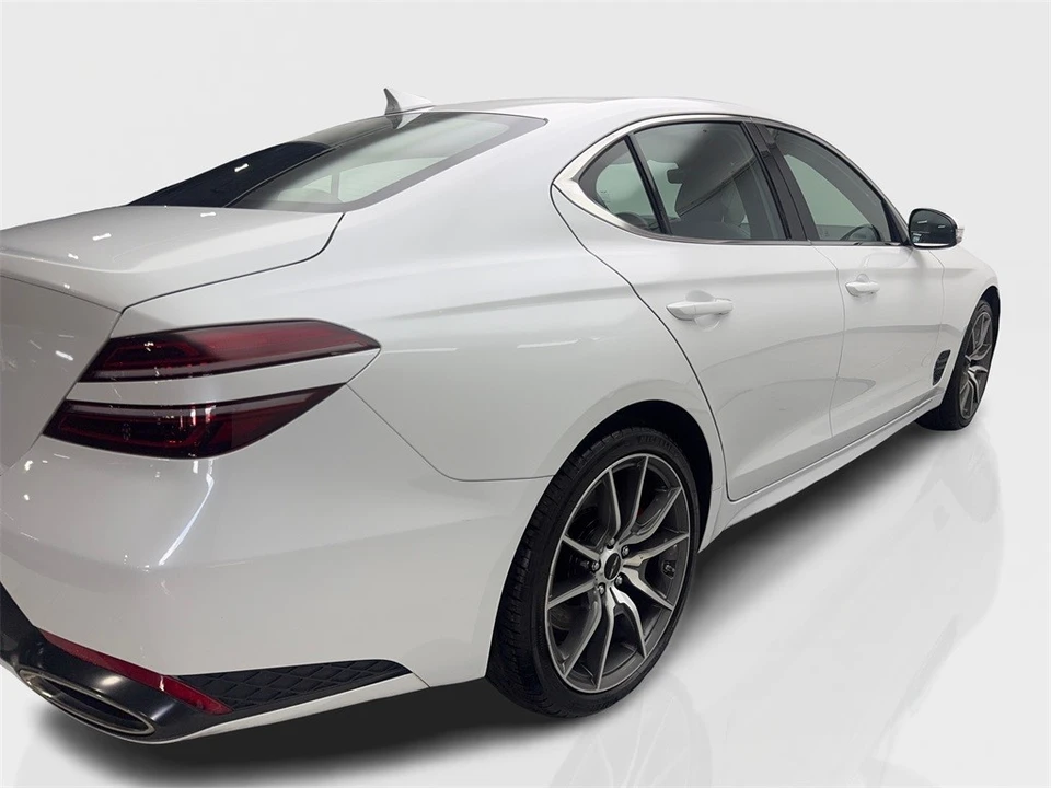 2025 Genesis G70 - Image 13 of 21