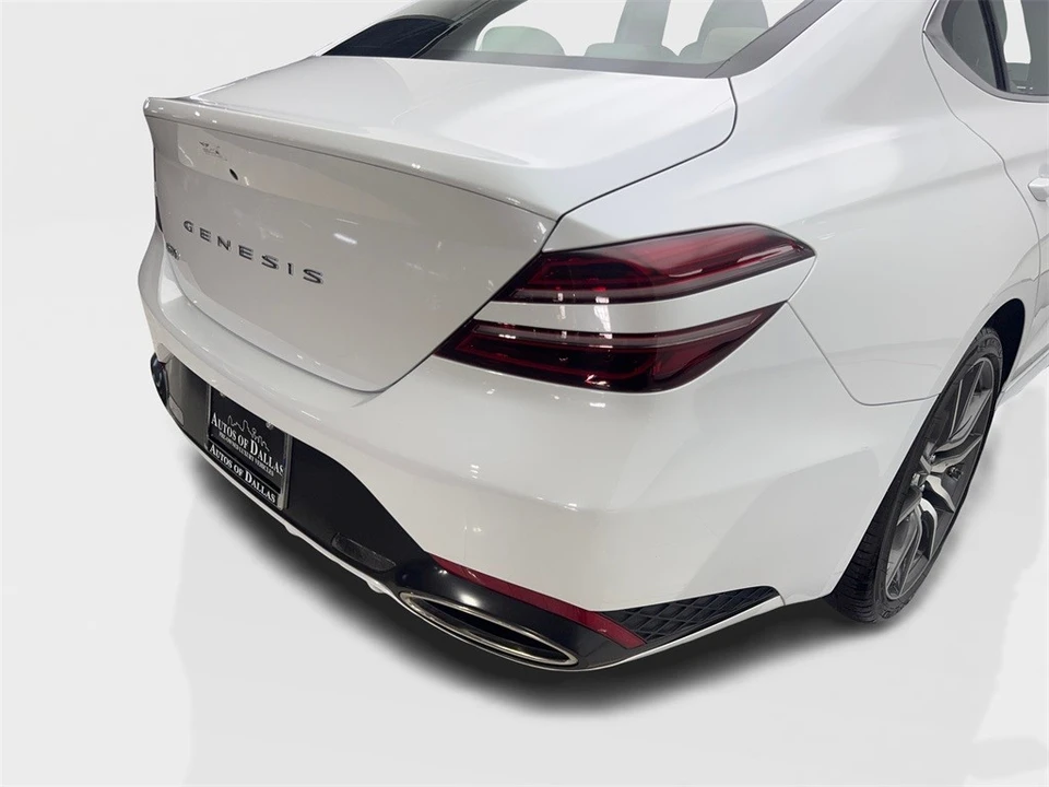 2025 Genesis G70 - Image 18 of 21