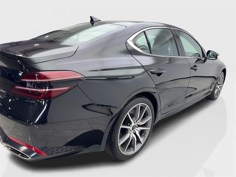 2025 Genesis G70 - Image 13 of 21